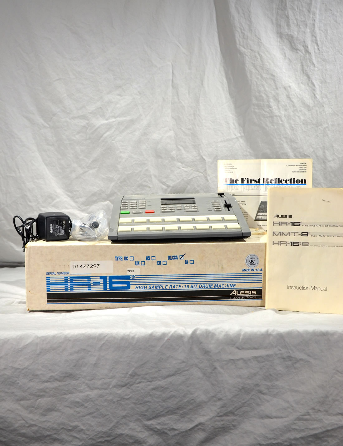 Alesis HR-16 / 16 BIT Drum Machine